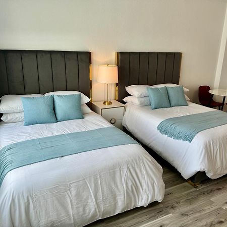 Directly On The Beach With Pool & Ocean View Miami Beach Exterior photo