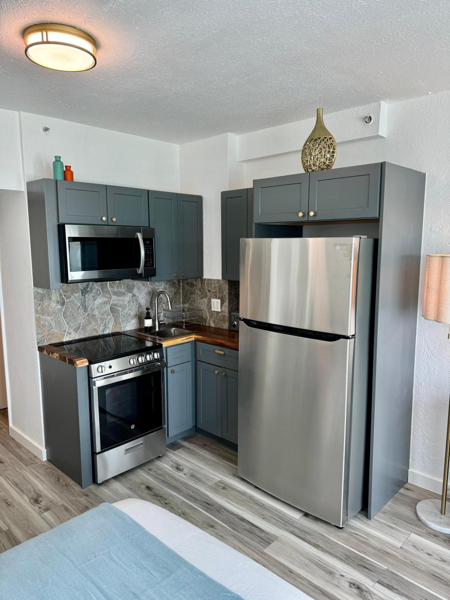 Directly On The Beach With Pool & Ocean View Miami Beach Exterior photo