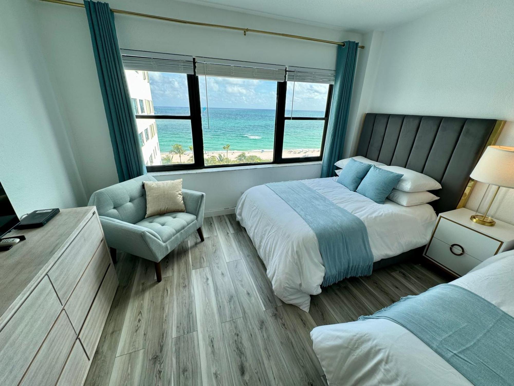 Directly On The Beach With Pool & Ocean View Miami Beach Exterior photo